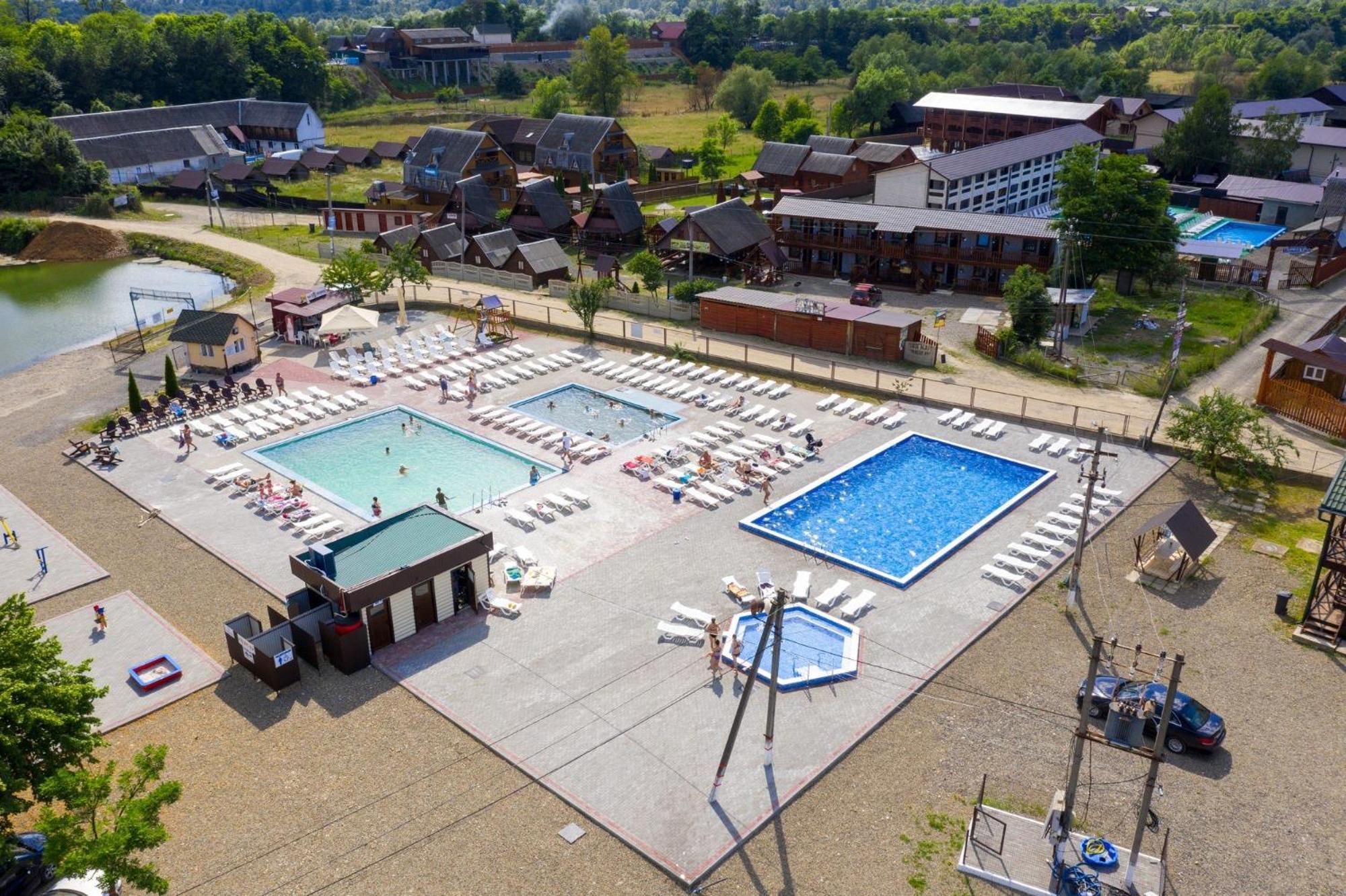 Palsir Hotel Solotvyno Bagian luar foto